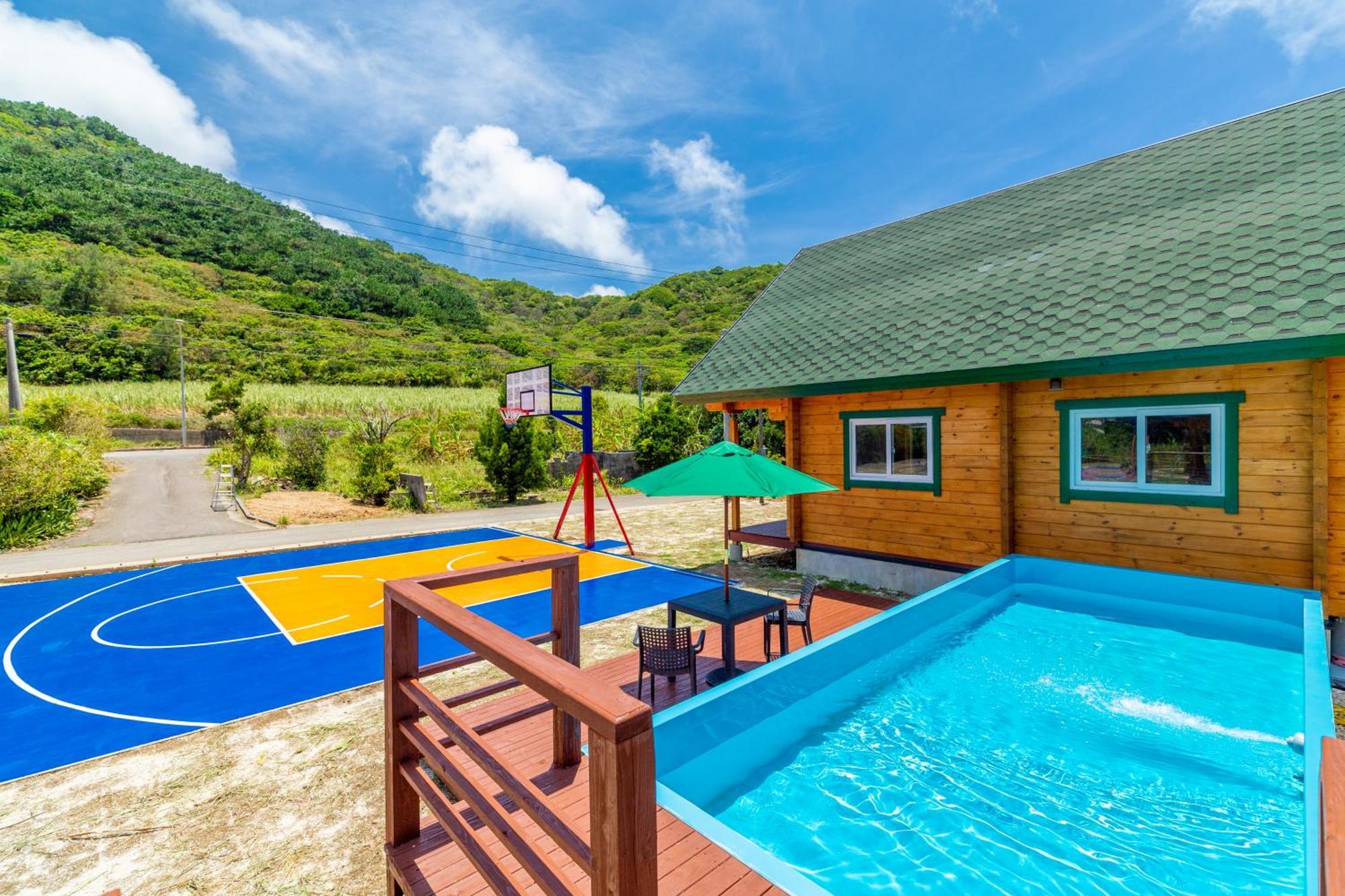 レジーナ石垣　ログテリアⅰ Ferienhaus